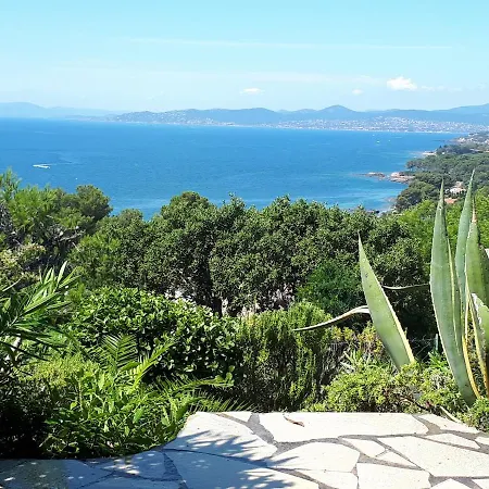 Duplex, Vue Panoramique Sur La Mediterranee, Piscine, Garage *