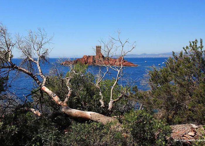 Duplex, Vue Panoramique Sur La Méditerranée, Piscine, Garage * Saint-Raphaël