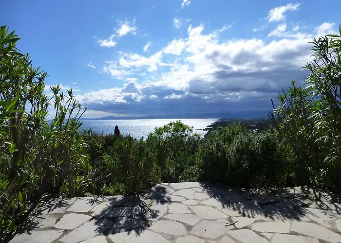 Appartement Duplex, Vue Panoramique Sur La Méditerranée, Piscine, Garage *