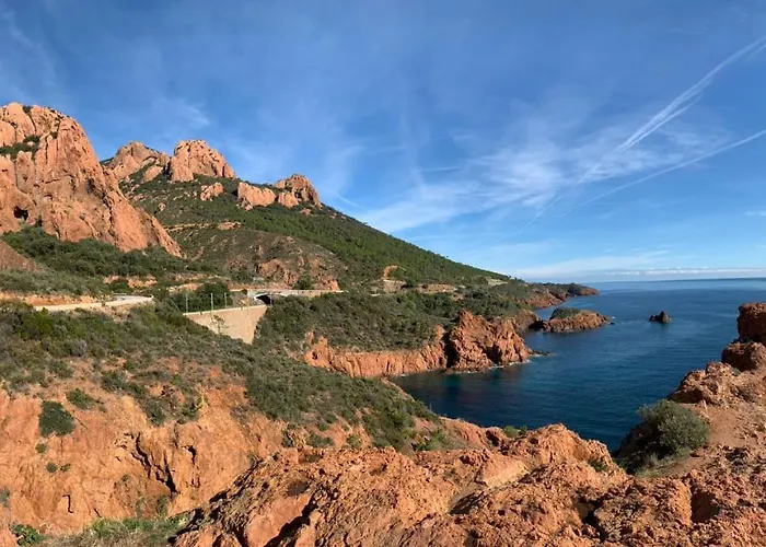 Duplex, Vue Panoramique Sur La Méditerranée, Piscine, Garage