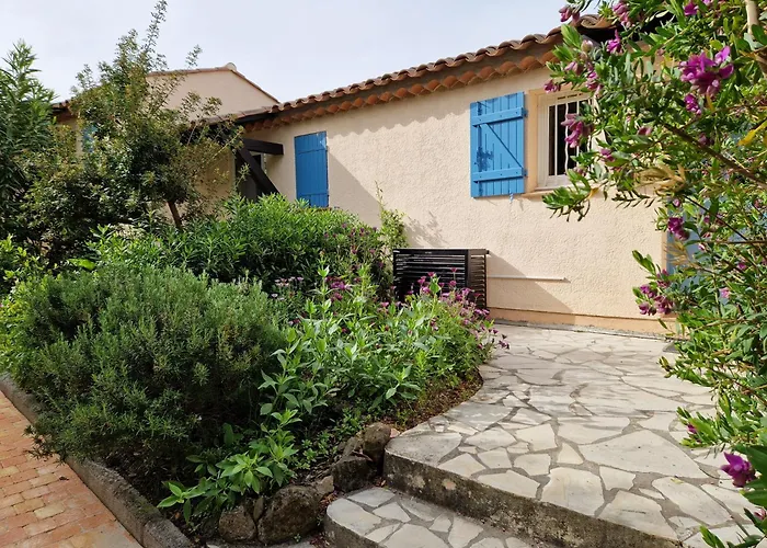 Duplex, Vue Panoramique Sur La Méditerranée, Piscine, Garage