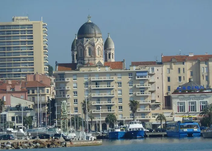 Duplex, Vue Panoramique Sur La Mediterranee, Piscine, Garage